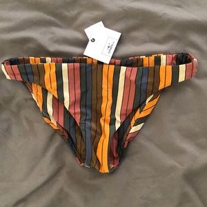 NWT O’Neill cheeky bikini bottoms